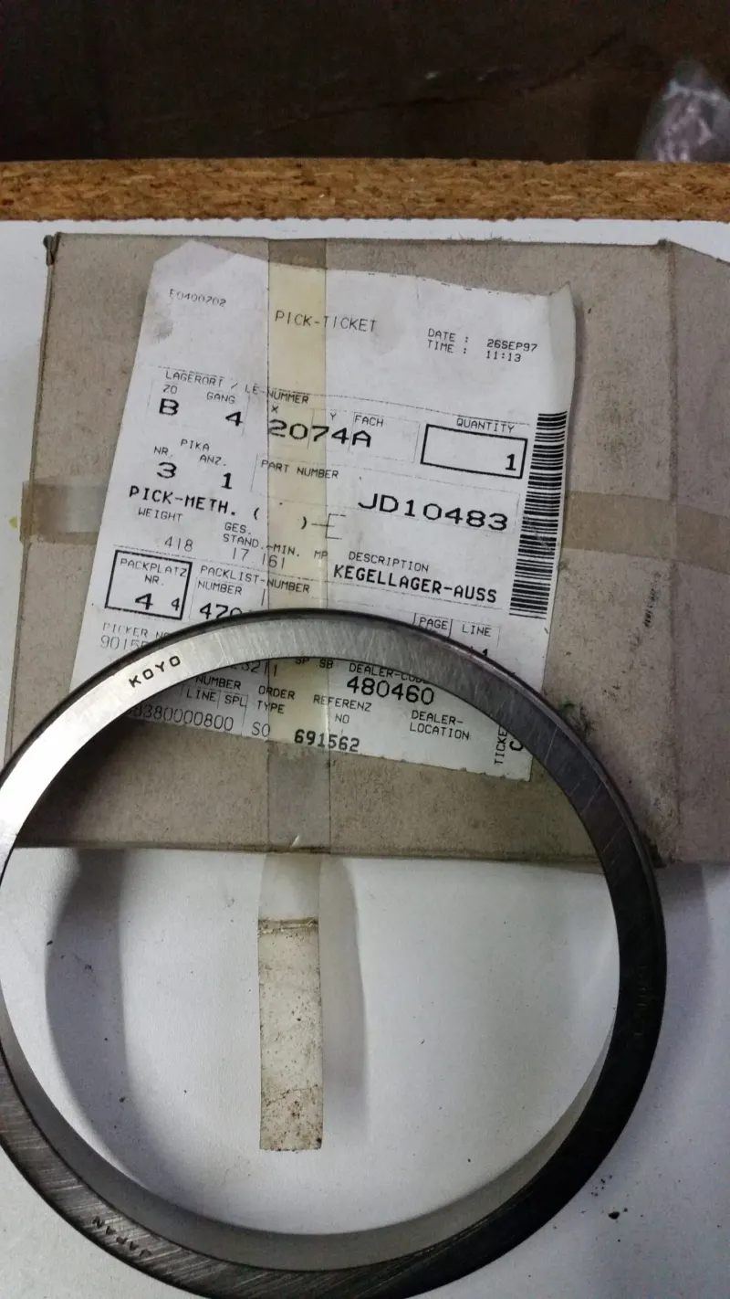 JD10483 John Deere JD10483 Bearing cup