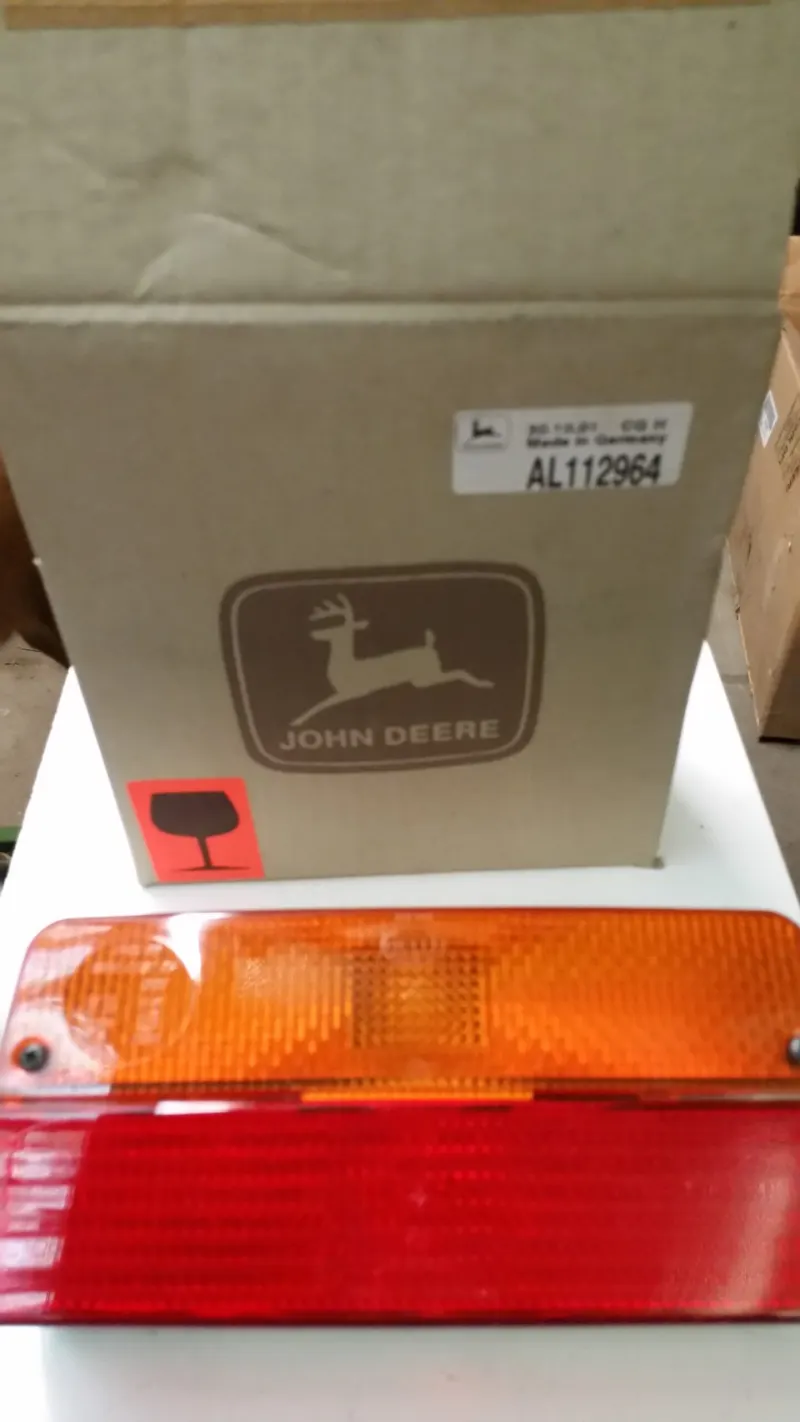 AL112964 John Deere AL112964 Lamp